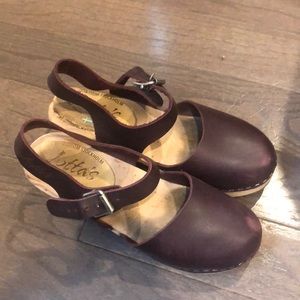 Lotta’s clogs